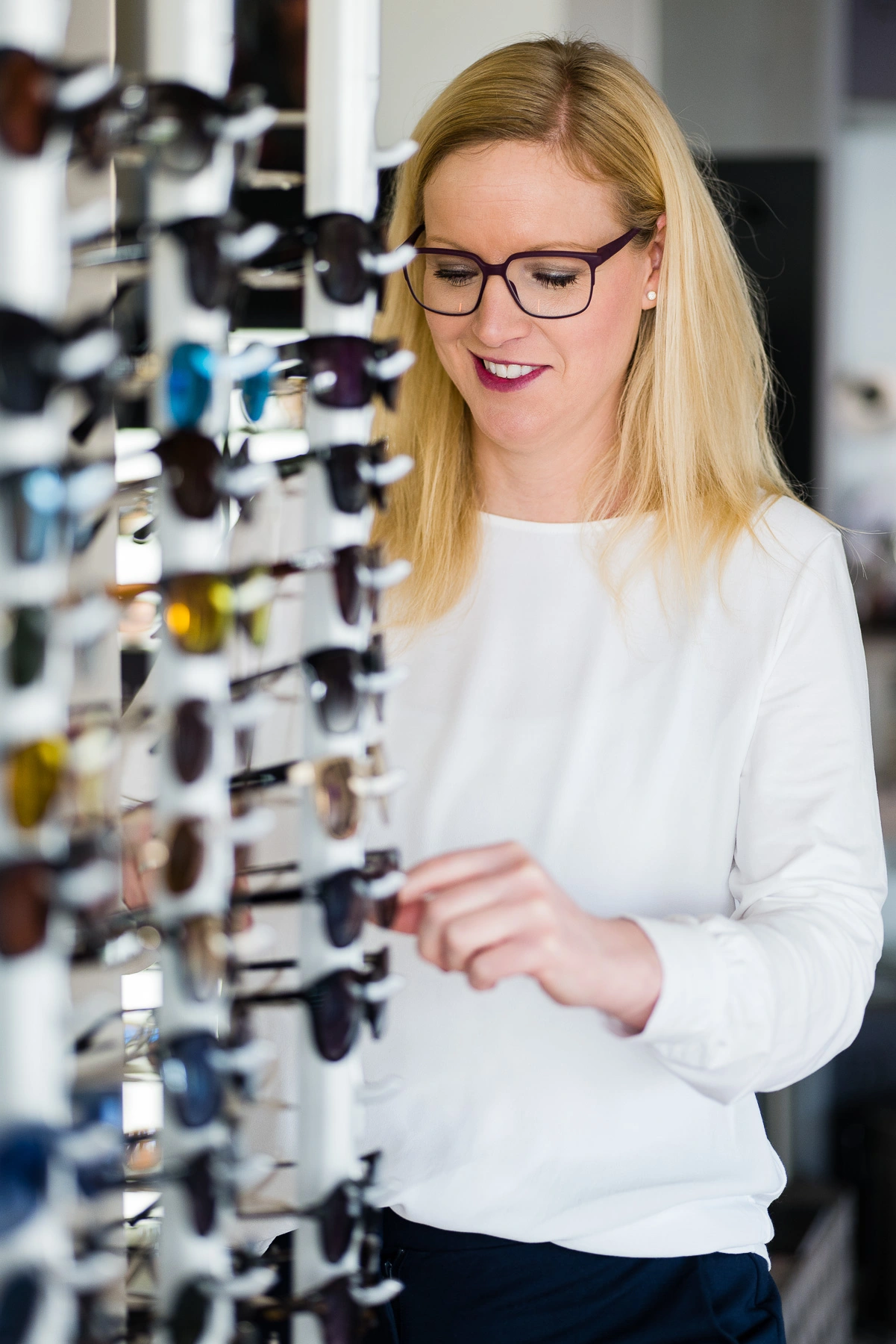 Sonnenbrille am Haarenufer in Oldenburg &mdash; Lifestyle-Aufnahme