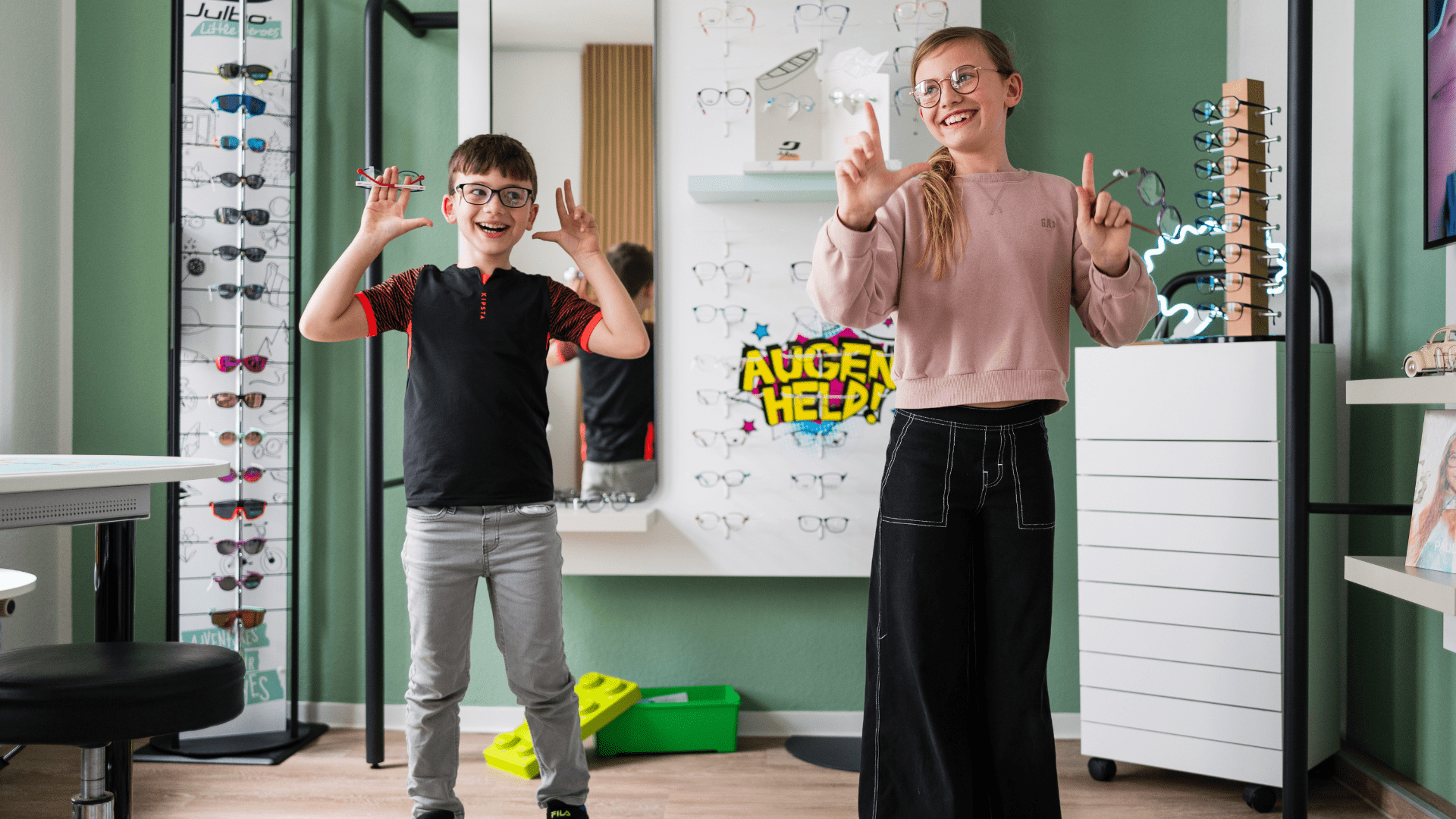 Kinderbrillen-Auswahl bei Optik am Haarenufer in Oldenburg
